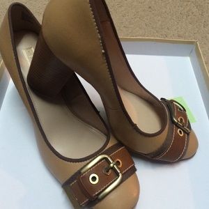 Ladies shoes size 11